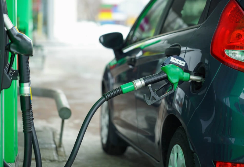 Tot ce trebuie sa stiti despre politica de combustibil atunci cand inchiriati o masina 